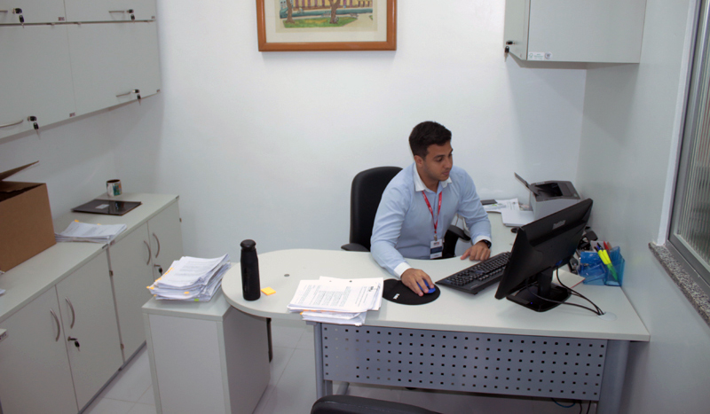 Sala do apoio administrativo: espaço passou por ampla reforma