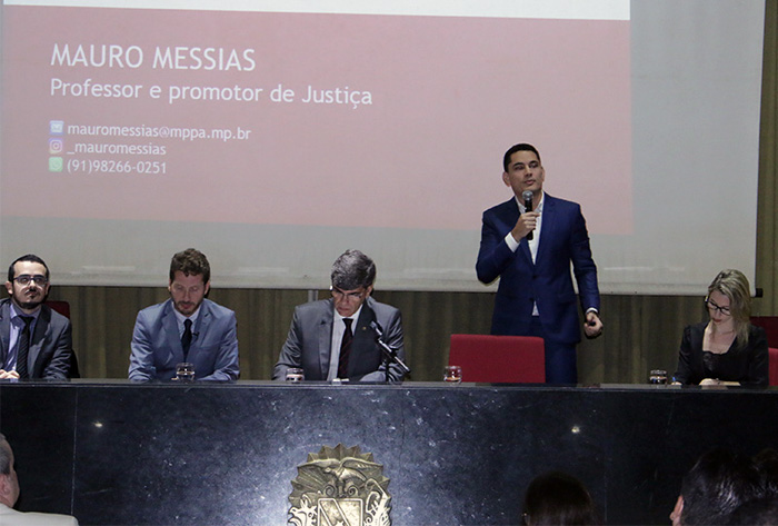 Em palestra, Promotor de Justiça Mauro Messias apresenta as ações do Projeto ''MP Consensuado''. Em palestra, Promotor de Justiça Mauro Messias apresenta as ações do Projeto ''MP Consensuado''.