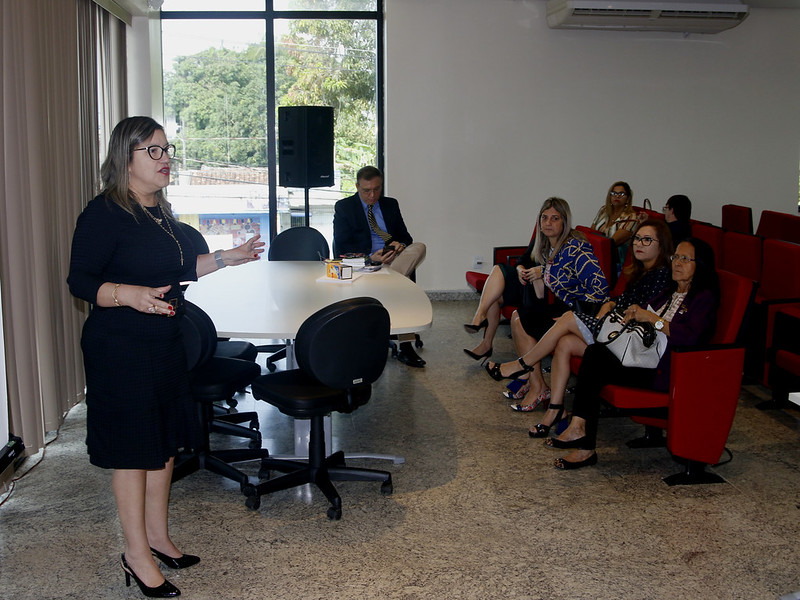 Promotora de justiça de Icoaraci, Sintia Bibas Maradei, faz a abertura do evento