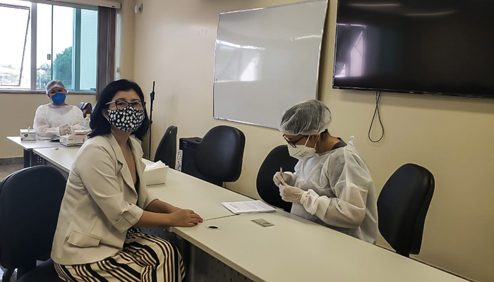 Promotora de Justiça Ione Missae Nakamura realiza testagem