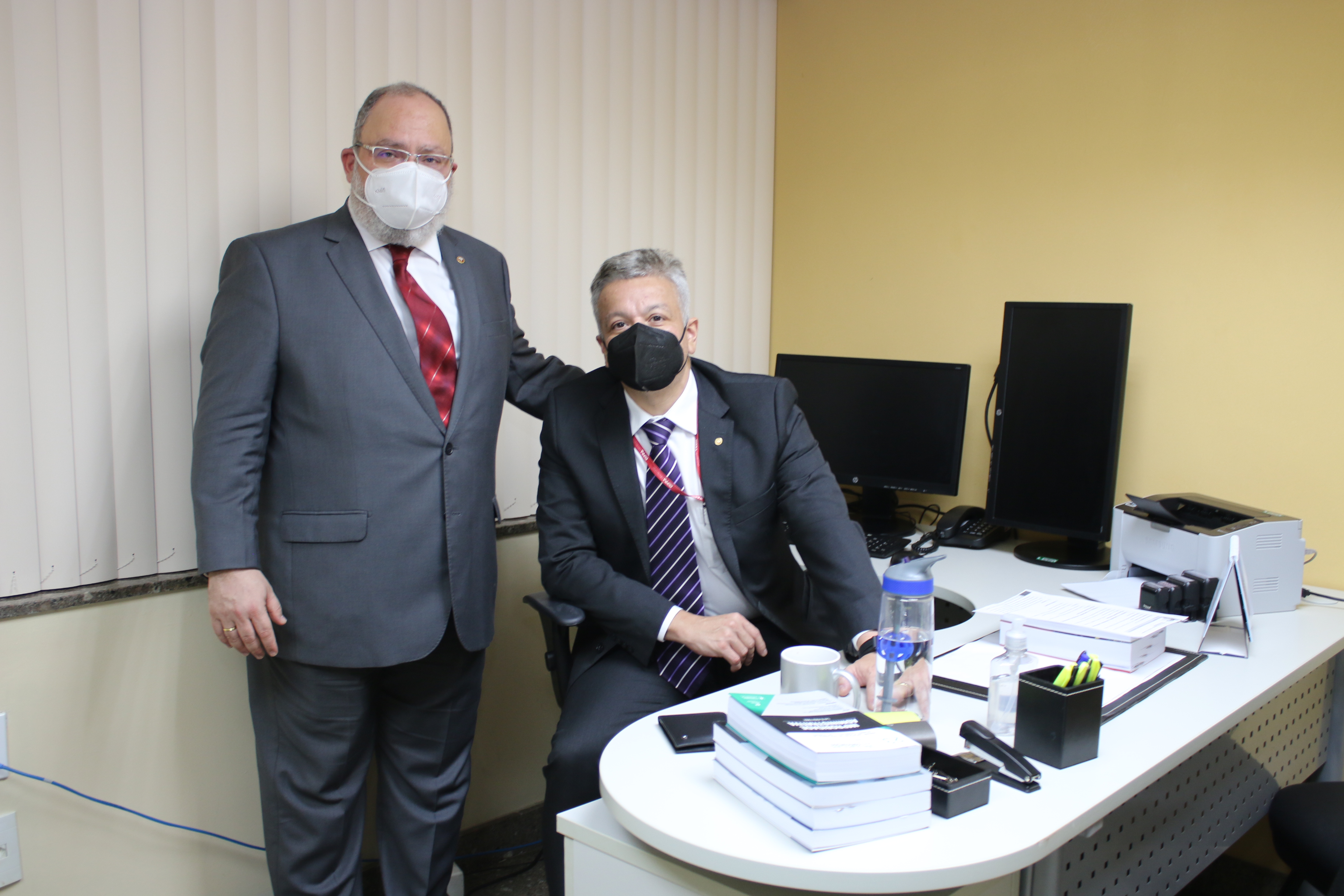 PGJ, César Mattar Jr. visita a sala do CAO do Patrimônio Público e combate à sonegação fiscal