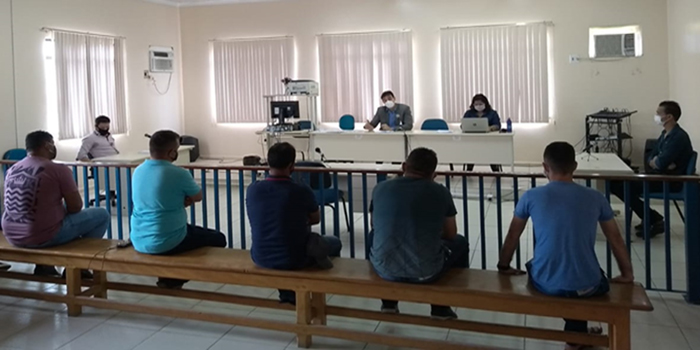 Reunião com proprietários de equipamentos sonoros e representantes de órgãos públicos Reunião com proprietários de equipamentos sonoros e representantes de órgãos públicos