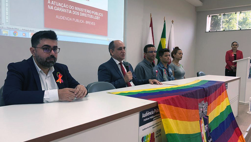Promotor de Justiça Marco Aurélio Nascimento fala durante a audiência pública