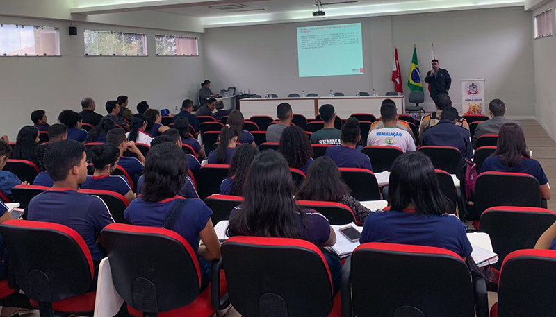 Audiência reuniu vários estudantes e representantes de entidades que atuam na questão do trânsito