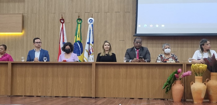 Descrição da imagem: Descrição da imagem: