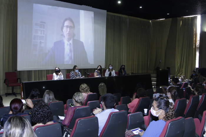 Os novos crimes de stalking e violência psicológica foram abordados pelo integrante do MPDFT