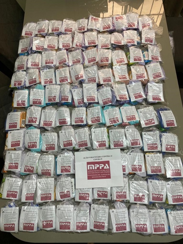 Já foram entregues 400 kits com máscara e produto de limpeza Já foram entregues 400 kits com máscara e produto de limpeza