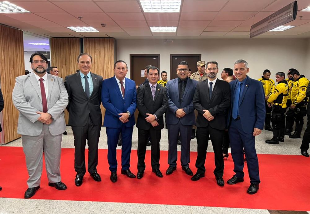 Na foto, da esquerda para a direita, Delegado de Polícia Civil Daniel, Promotor de Justiça Luiz Márcio, Delegado-Geral Walter Resende, Secretário da SEAP Samuelson Igaki Deputado Estadual Fábio Freitas, Secretário de Segurança Pública Ualame Machado
