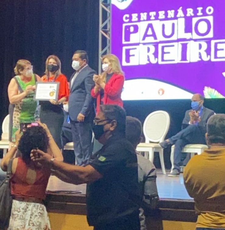 Coordenadora do CAOIJ, PJ Mônica Freire Recebendo o prêmio Coordenadora do CAOIJ, PJ Mônica Freire Recebendo o prêmio