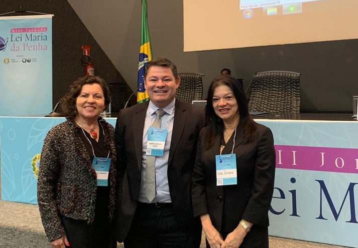 Promotor Sandro Garcia com Desembargador Célia Regina e a Juíza Reijjane Oliveira Promotor Sandro Garcia com Desembargador Célia Regina e a Juíza Reijjane Oliveira