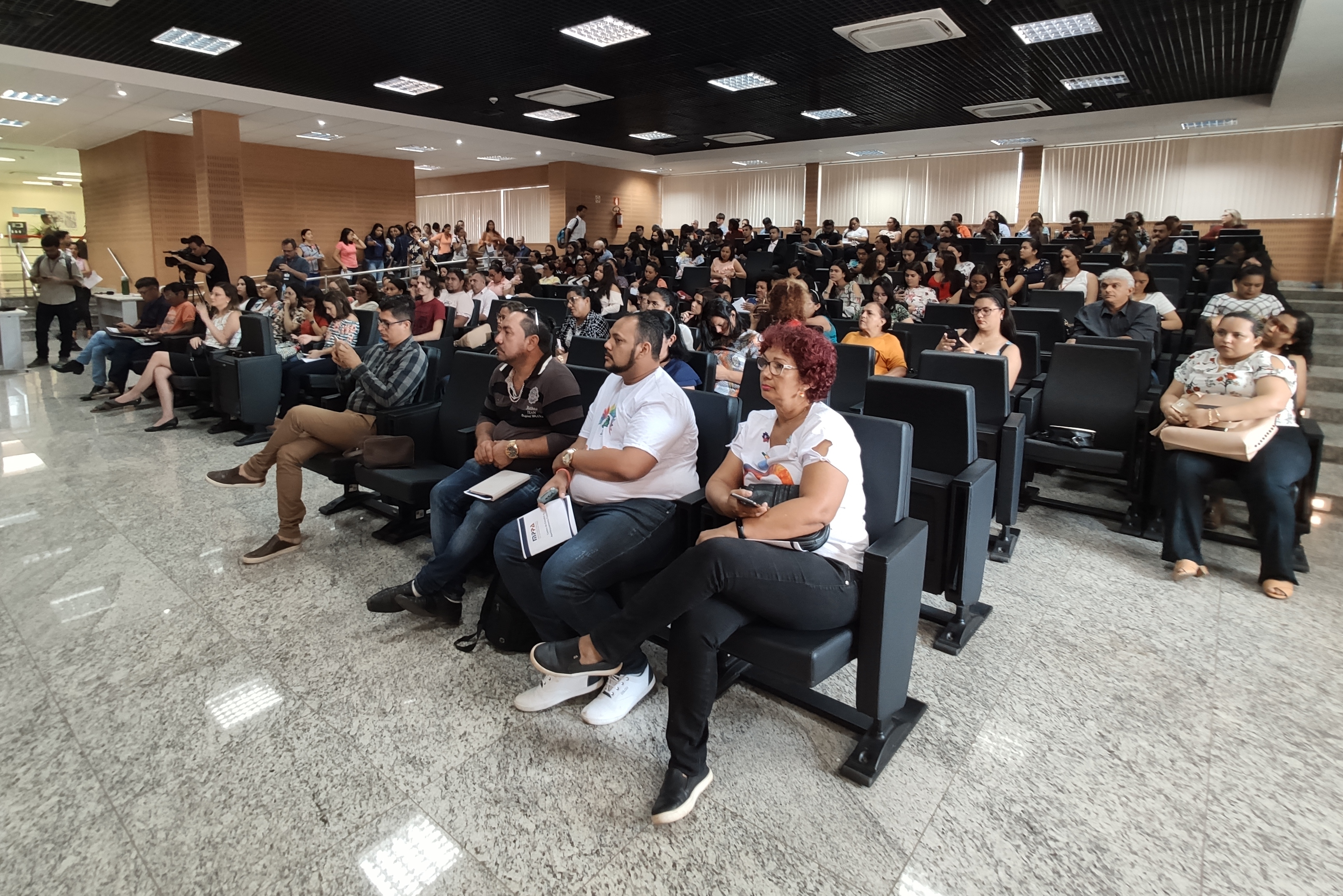 Cerca de 200 pessoas participaram do seminário Cerca de 200 pessoas participaram do seminário