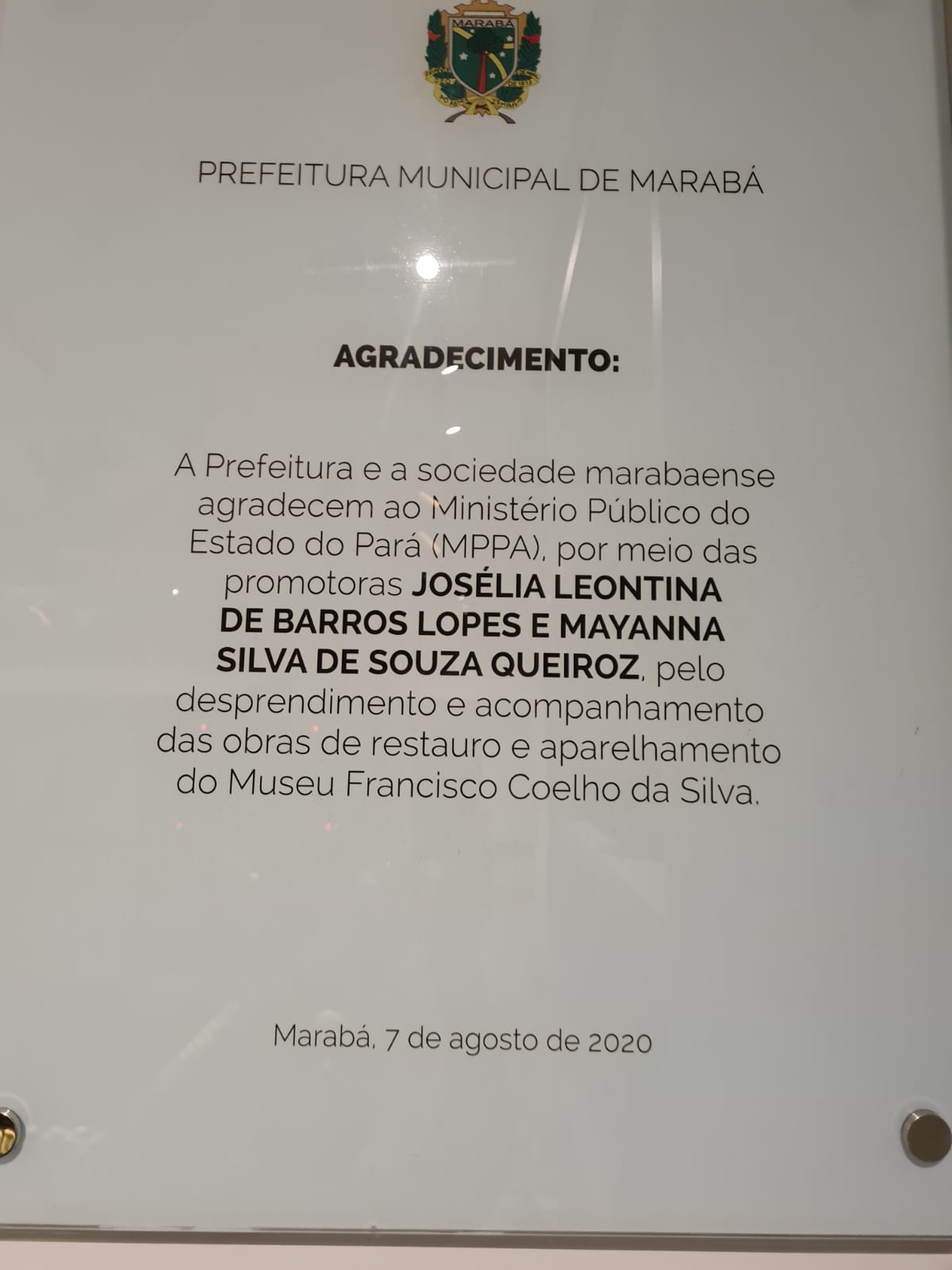 Placa em homenagem ao Ministério Público do Pará