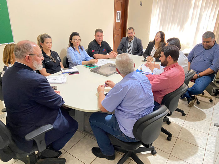Comitiva ouviu e anotou os pedidos dos integrantes do MPPA em Tomé-Açu Comitiva ouviu e anotou os pedidos dos integrantes do MPPA em Tomé-Açu