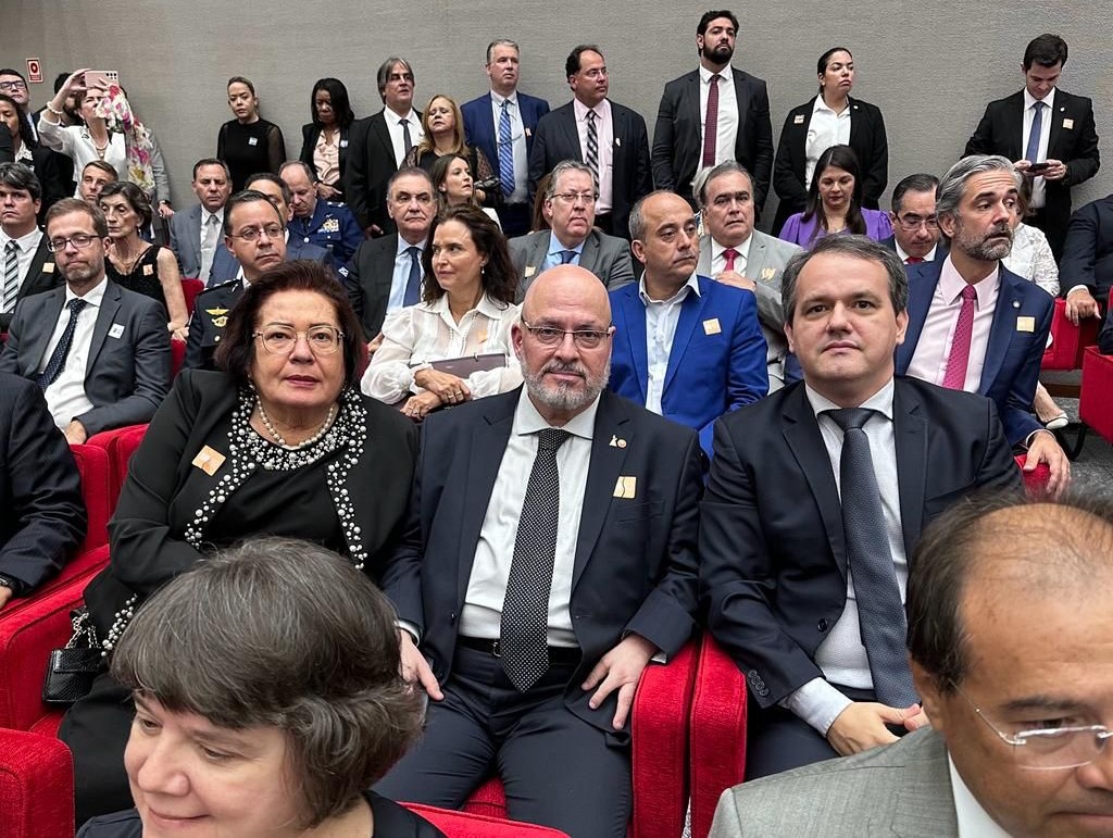 Além do Presidente do CNPG, César Mattar Jr. e dos PGJs Norma Cavalcanti e Alexandre Magno, vários integrantes do Colegiado prestigiaram a posse Além do Presidente do CNPG, César Mattar Jr. e dos PGJs Norma Cavalcanti e Alexandre Magno, vários integrantes do Colegiado prestigiaram a posse