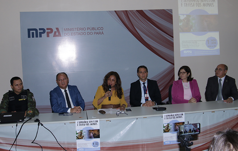 A procuradora-geral em exercício, Cândida Nascimento, abriu o evento A procuradora-geral em exercício, Cândida Nascimento, abriu o evento