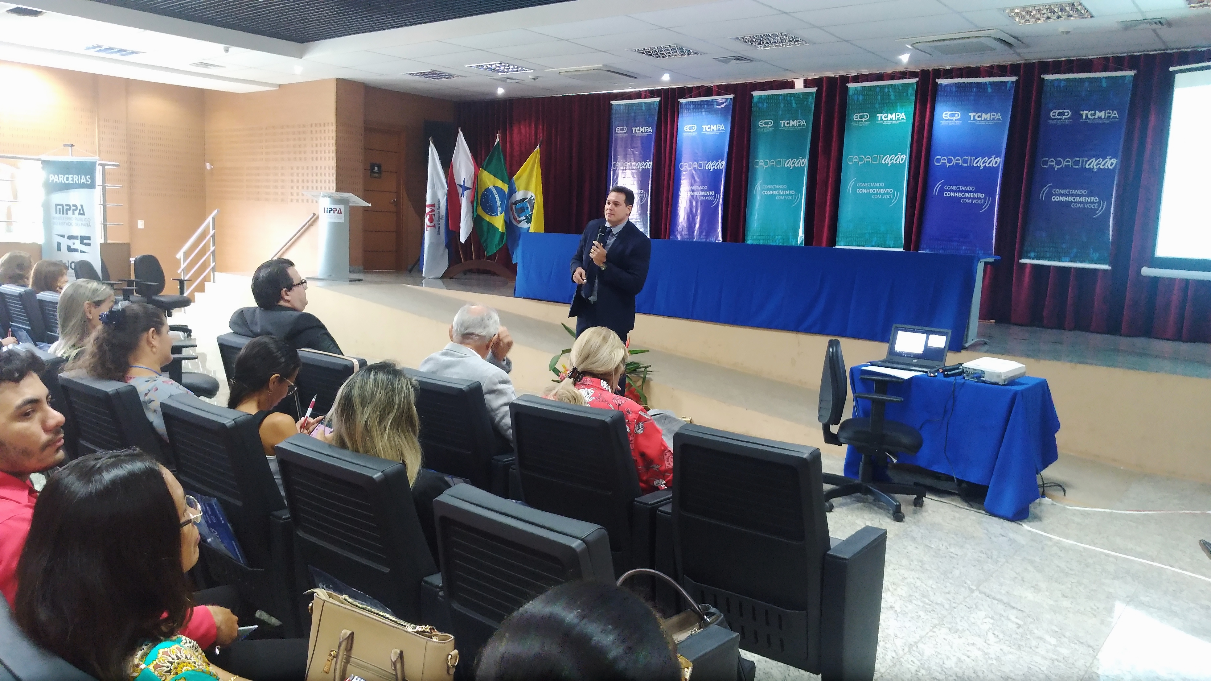 O promotor de Justiça Bruno Fernandes falou licitações e crimes relacionados