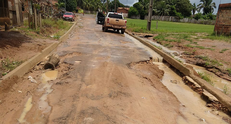 Pavimentação de má qualidade realizada em município do interior do estado Pavimentação de má qualidade realizada em município do interior do estado