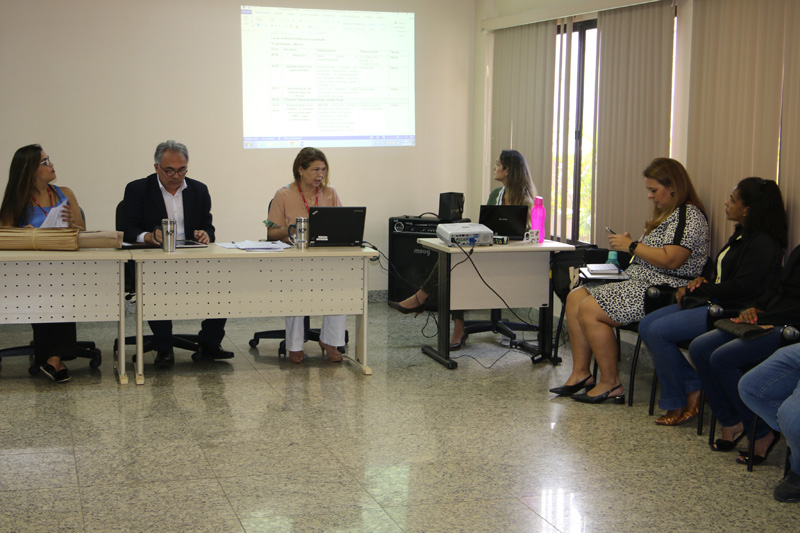 Junto ao promotor, técnicas do Gati conduziram as atividades Junto ao promotor, técnicas do Gati conduziram as atividades