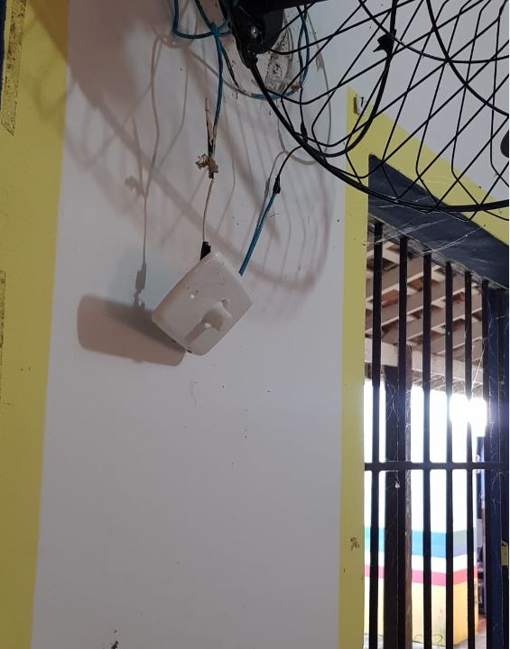 Fiação elétrica sem manutenção oferece riscos às pessoas