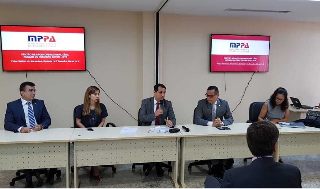 Mesa de abertura da oficina