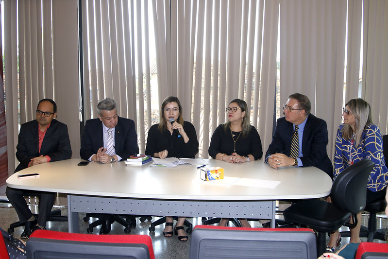 Promotores e Promotoras de Justiça no início do ciclo de palestras