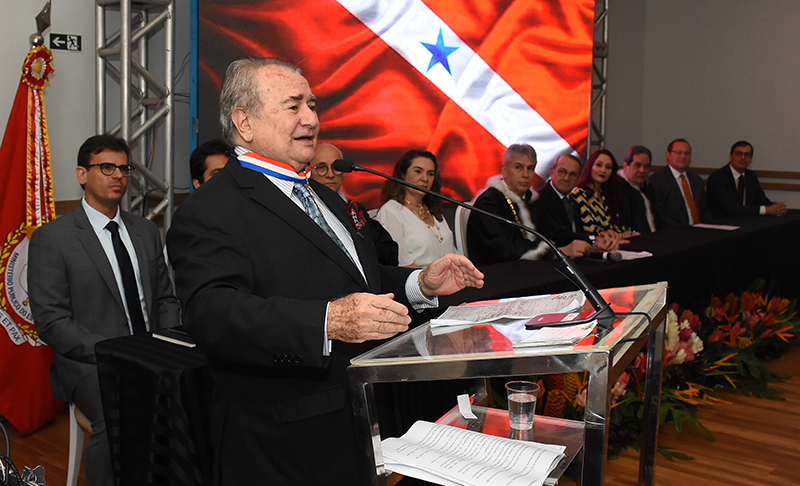 Zeno Veloso se emocionou durante a homenagem organizada pelo Ministério Público