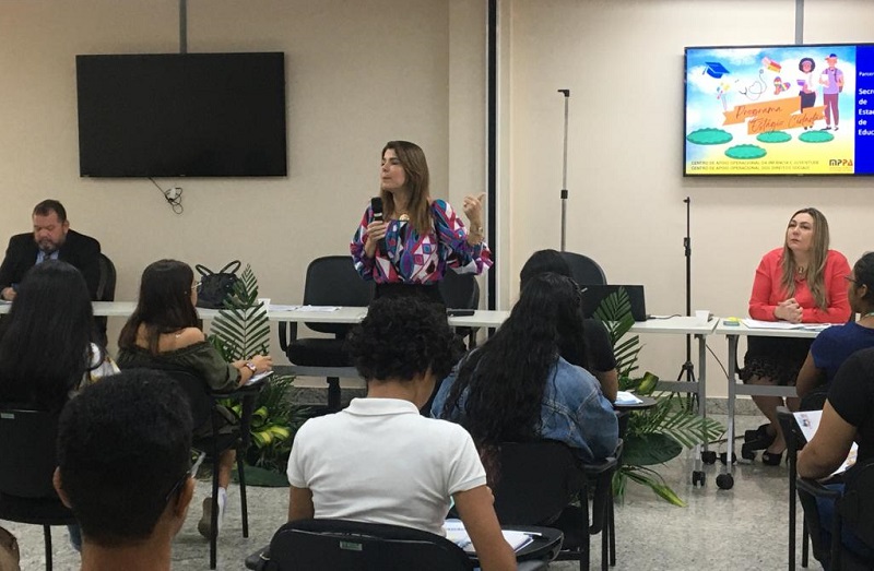 PJ Mônica Freire, coordenadora do CAOIJ