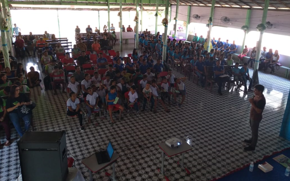Reivindicações foram feitas pelos moradores da comunidade durante a palestra.