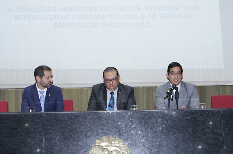 Ualame Machado, secretário e segurança pública; Aldo Saife, chefe de gabinete da PGJ; Filipe Silveira, membro da Associa Brasileira de Advogados Criminalistas