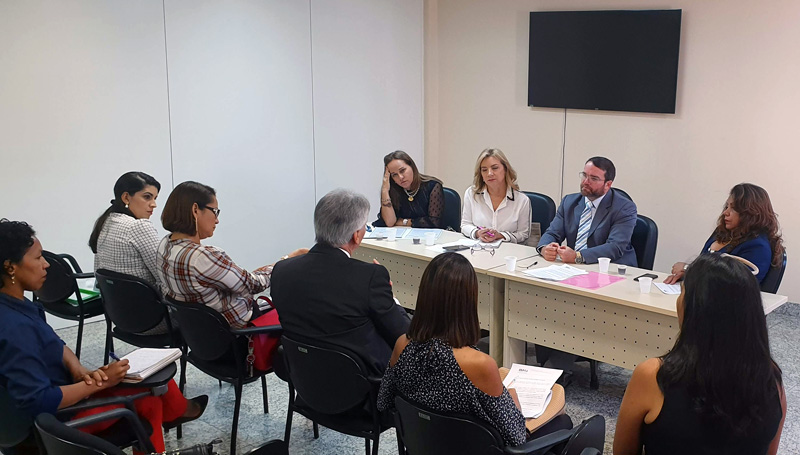 Os cuidados com os filhos das vítimas também foram abordados durante a reunião. Os cuidados com os filhos das vítimas também foram abordados durante a reunião.