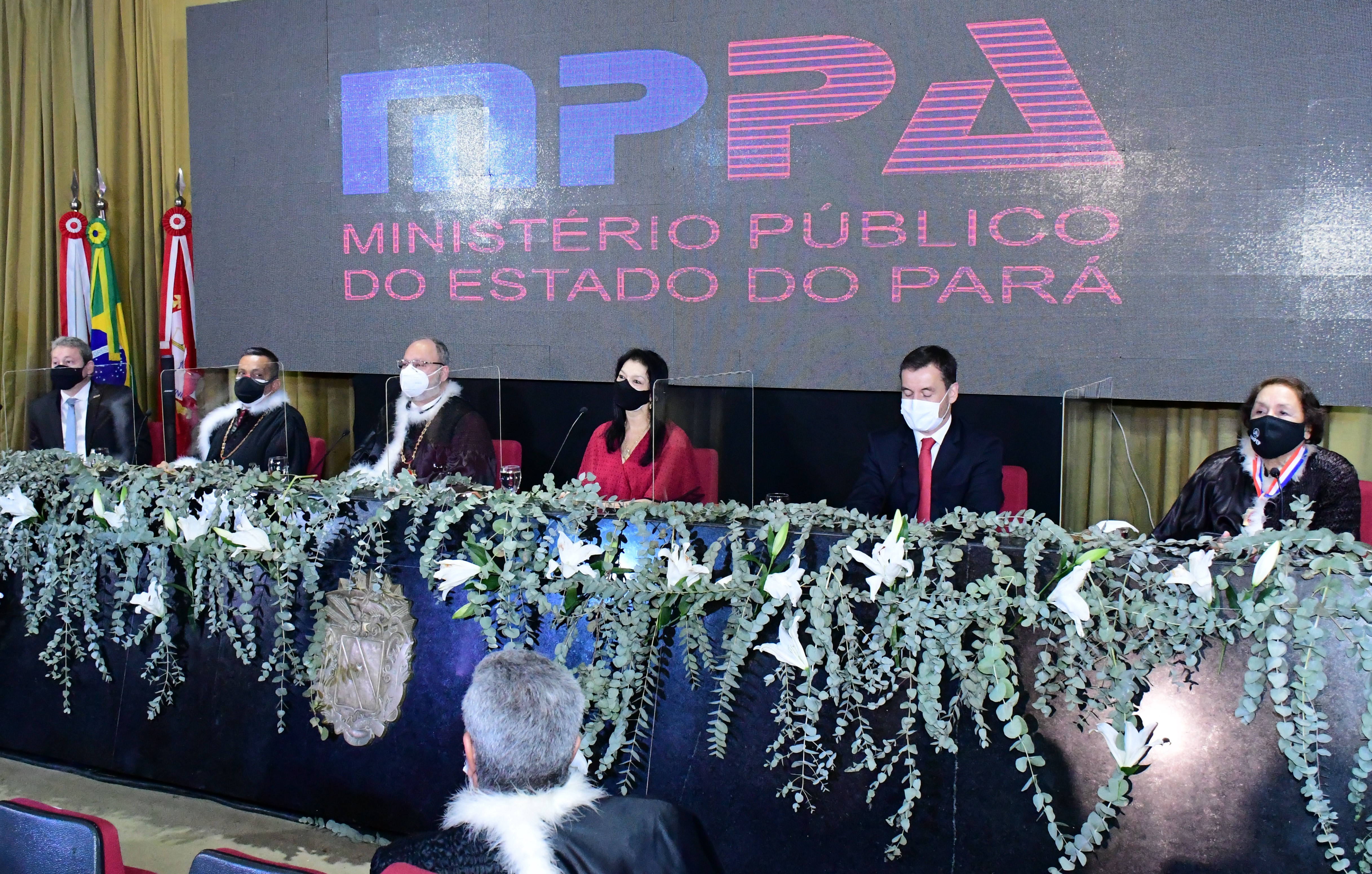 Novo procurador-geral César Mattar Júnior foi empossado em sessão solene do Colégio de Procuradores