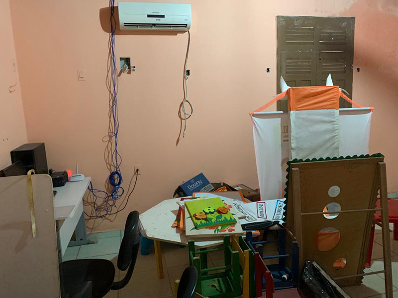 Creas funciona em casa alugada e sem itens e estrutura básica. Creas funciona em casa alugada e sem itens e estrutura básica.