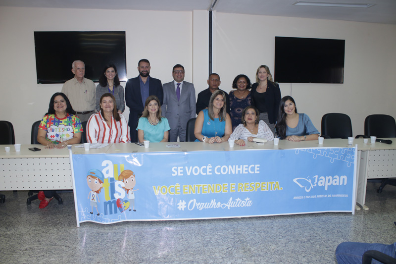 Mesa de abertura prestou homenagens pelo Dia do Orgulho Autista Mesa de abertura prestou homenagens pelo Dia do Orgulho Autista