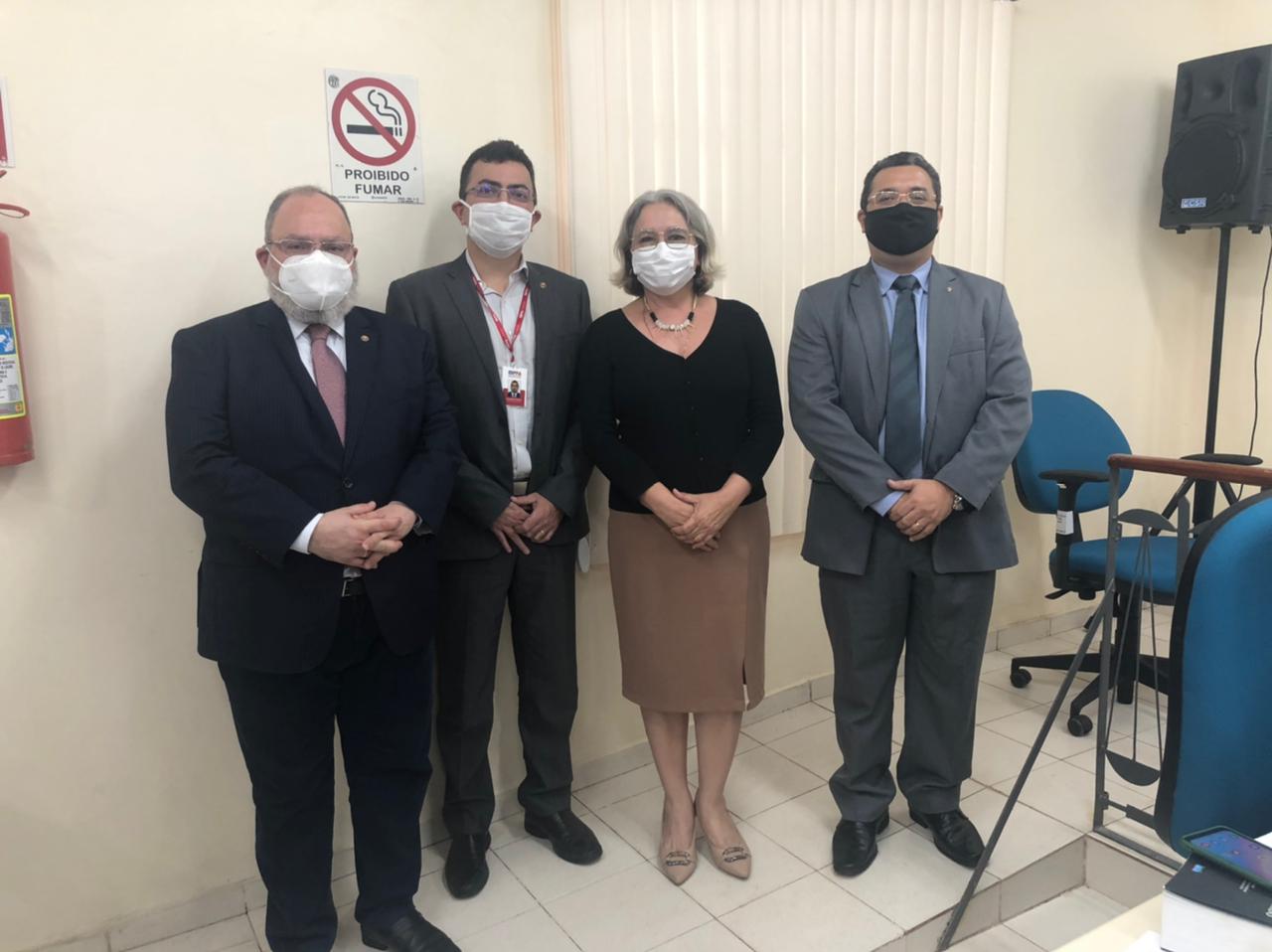 O Procurador-Geral de Justiça, em sessão do Tribunal do Juri, prestigiou o trabalho do representante do MP e da Juíza de Direito Emília Medeiros. O Procurador-Geral de Justiça, em sessão do Tribunal do Juri, prestigiou o trabalho do representante do MP e da Juíza de Direito Emília Medeiros.