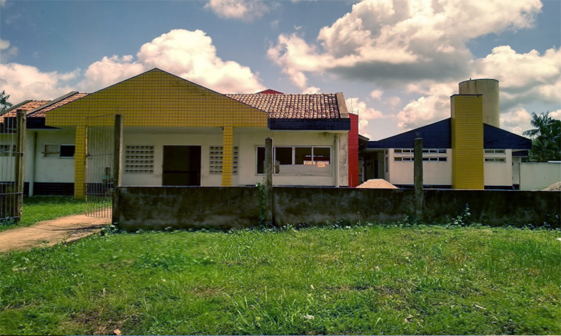 Parte da estrutura desta creche já foi construída, mas a obra ainda não foi finalizada.