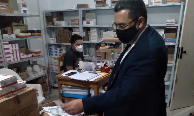 Inspeção no armazenamento de remédios e insumos do hospital Inspeção no armazenamento de remédios e insumos do hospital
