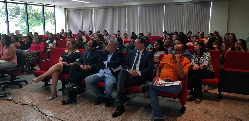 Autoridades presenta no evento de abertura. A Coordenadora das Promotorias de Icoarací, Sintia Quintanilha Bibas Maradei, fez a abertura do evento. Autoridades presenta no evento de abertura. A Coordenadora das Promotorias de Icoarací, Sintia Quintanilha Bibas Maradei, fez a abertura do evento.