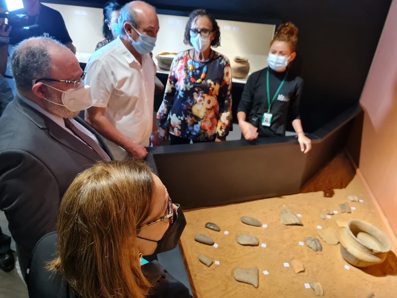Membros do MPPA visitam exposição de peças regionais no Museu Municipal de Marabá